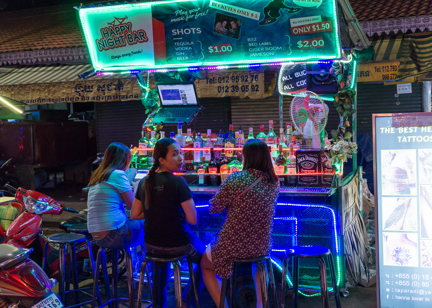 Apropos Garküchen. Stände gibts auch zum Trinken. Because why not!