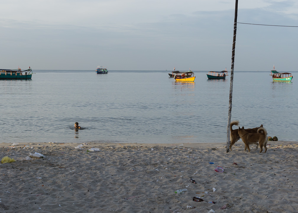 Auf den Fotos sind die Aufräumarbeiten schon fast abgeschlossen