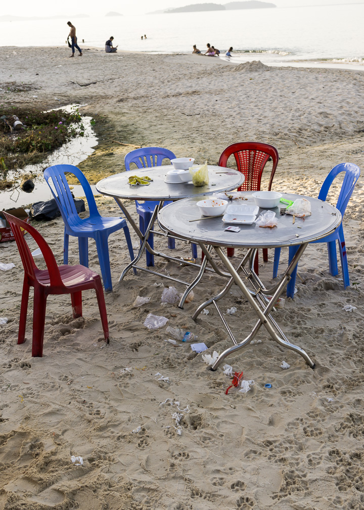 Auf den Fotos sind die Aufräumarbeiten schon fast abgeschlossen