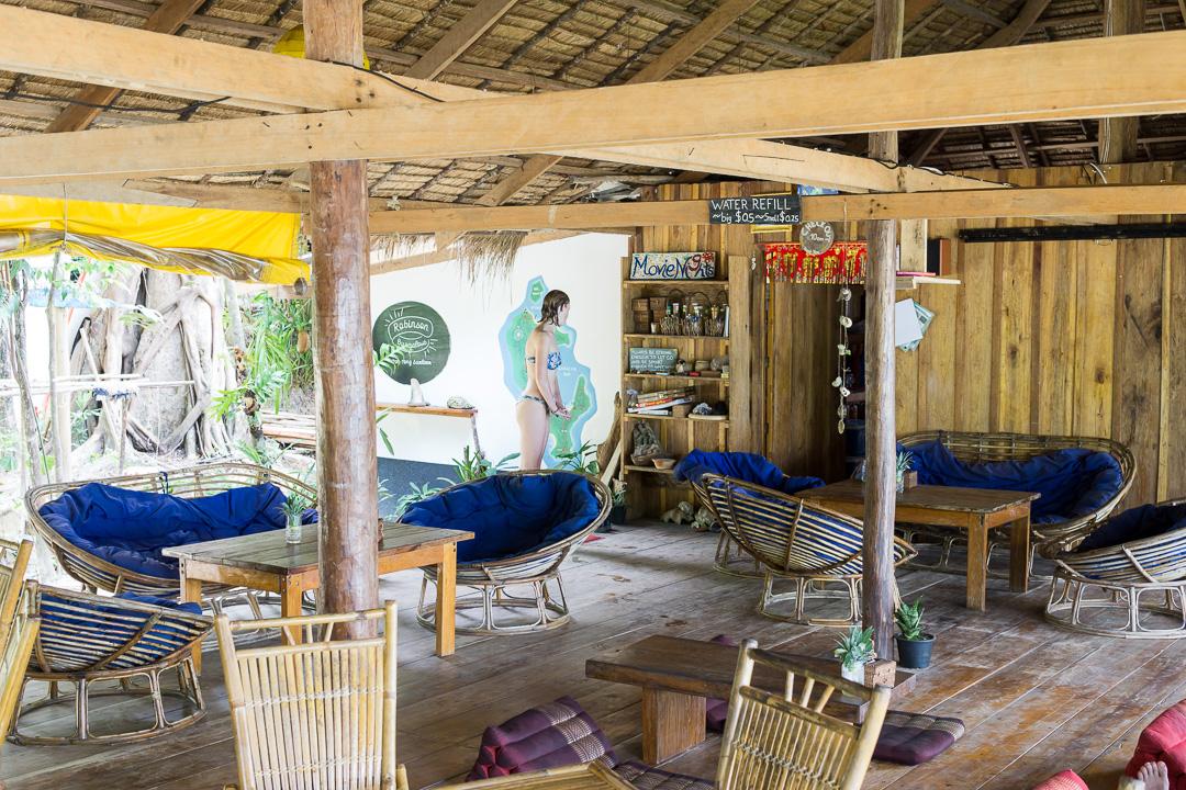 Restaurant der Bungalows. Am rechten Steher kann man das kleine Sims erkennen, wo sich die 2 Steckdosen befinden