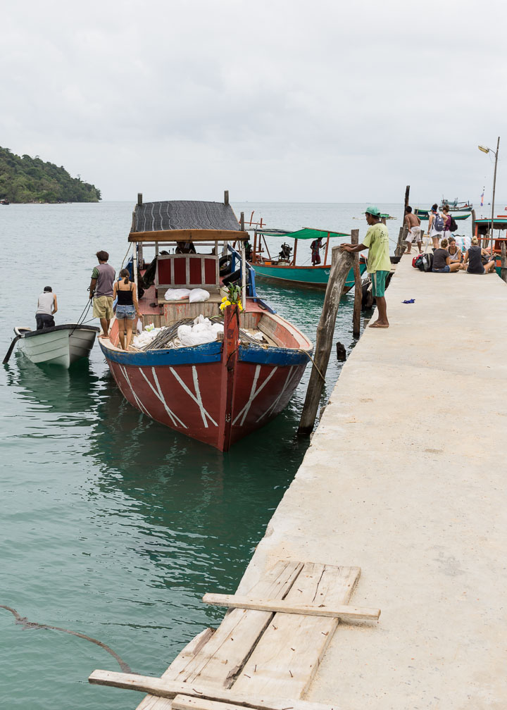 Links außen, das Boot