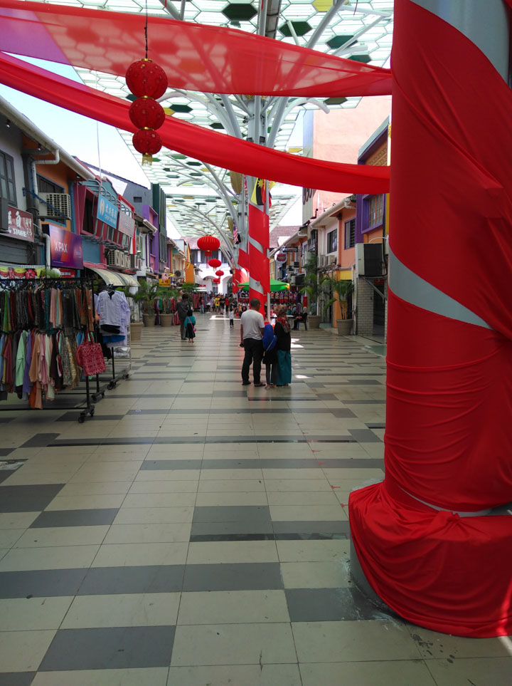 Leere Märkte zu Neujahr