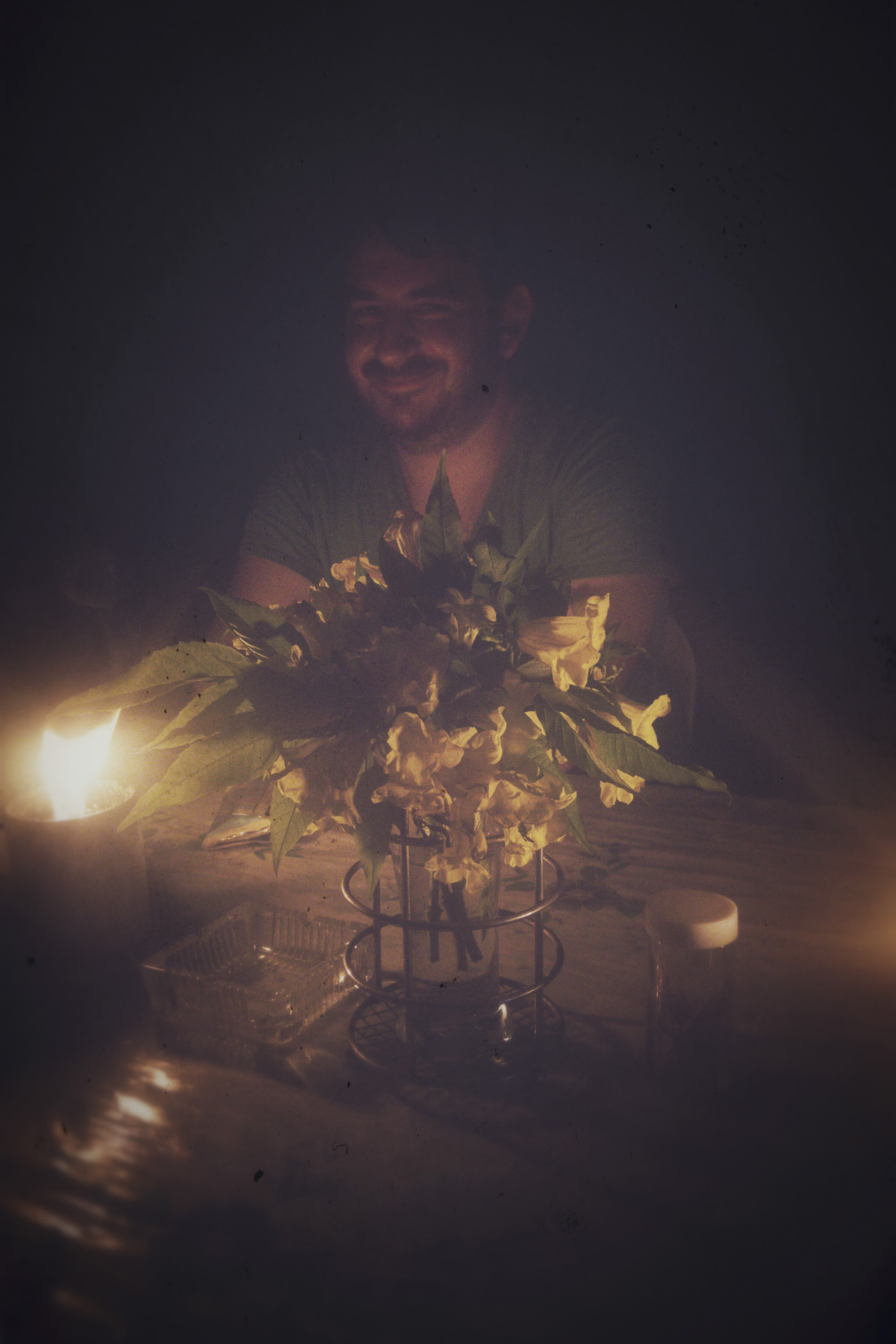 Weihnachtsdinner am Strand unter Palmen (mit sehr großen Fledermäusen)