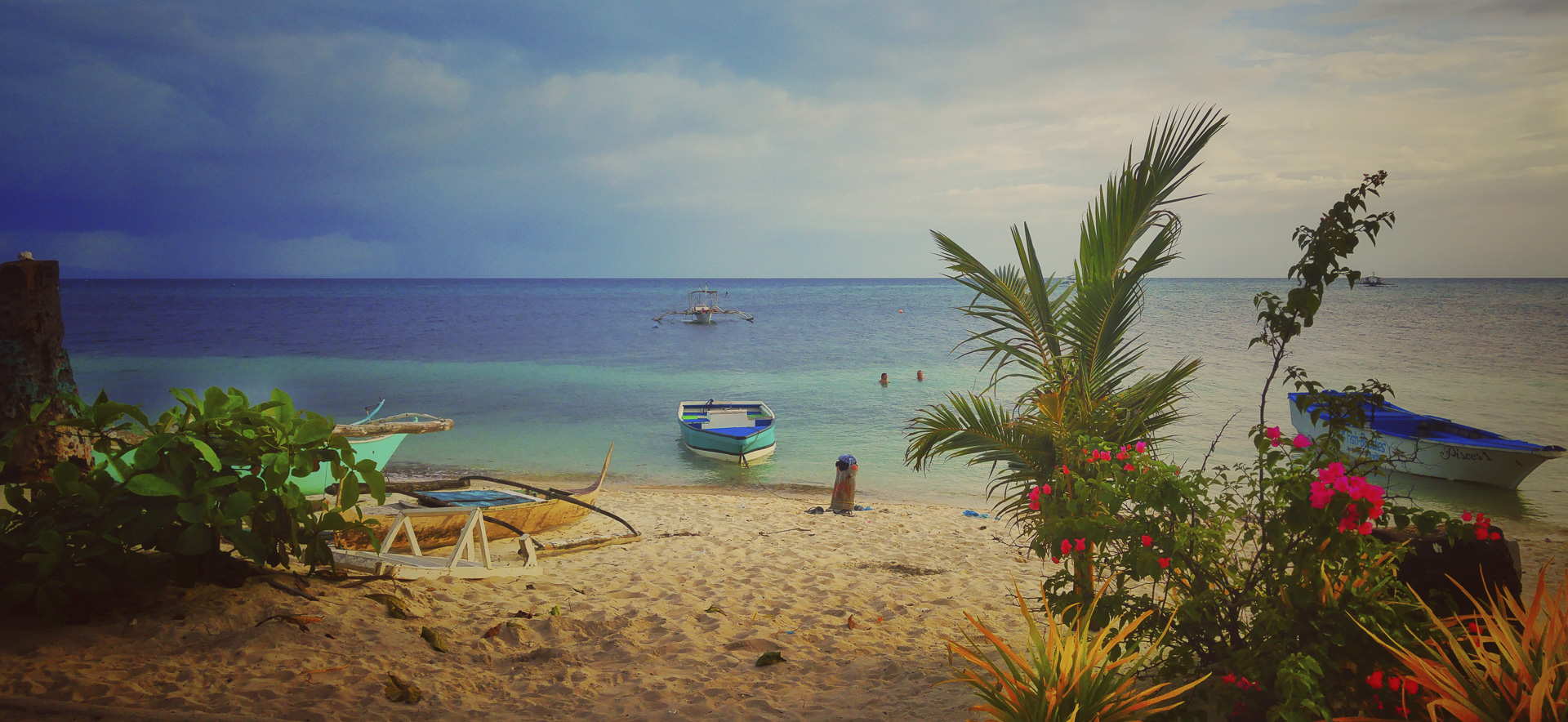 Der Strand vor der Tauchschule